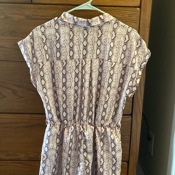 Joelle & CO snake skin romper - Picture 4 of 6